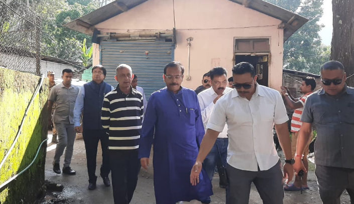 मंत्री अरूप विश्वास और मेयर गौतम देव ने कालिम्पोंग के रंगपो इलाके का लिया जायजा