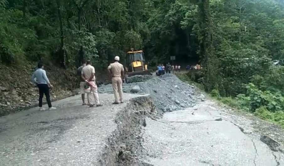 भसुवा में सड़क मरम्मत के बाद बंद एनएच 10 खुला