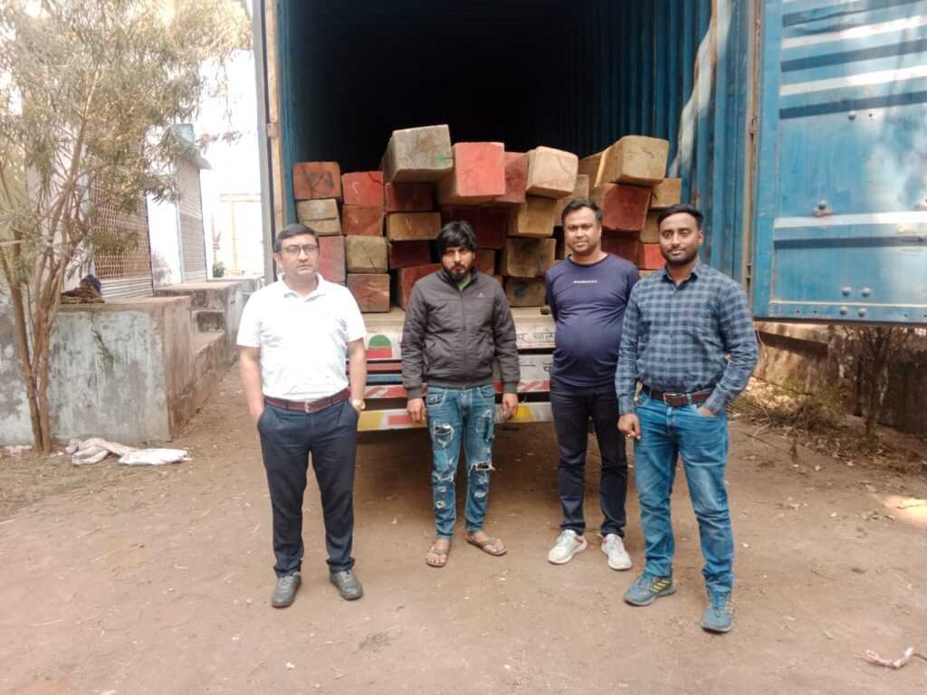 सिलीगुड़ी एसजीएसटी टीम ने लकड़ी तस्करी का किया खुलासा, एक गिरफ्तार