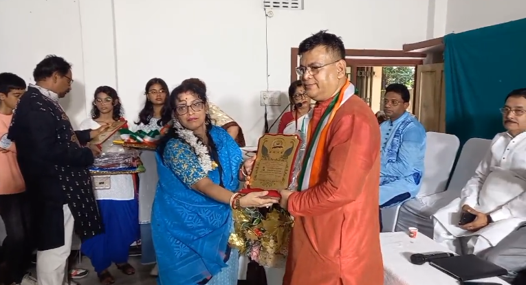 सिलीगुड़ी में उत्तरबंग साहित्य मंच द्वारा कवि सम्मेलन का आयोजन