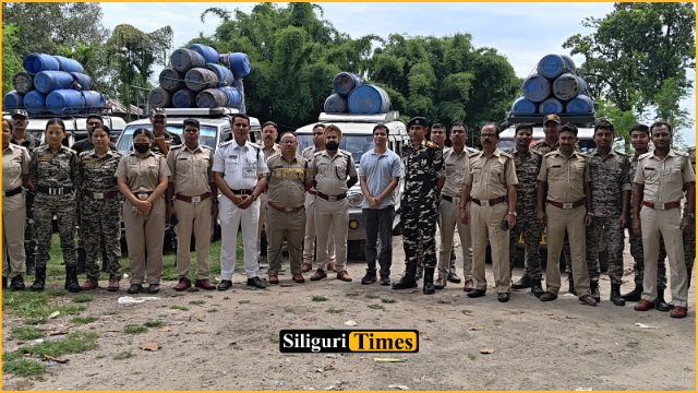 गाजोलडोबा में आबकारी विभाग और पुलिस की बड़ी कार्रवाई: 135 लीटर देसी शराब और 3,920 लीटर फर्मेंटेड वॉश जब्त