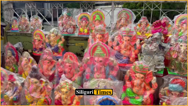 गणेश चतुर्थी से पहले सिलीगुड़ी में चढ़ा उत्साह, मूर्ति और मिठाइयों की खरीदारी में जुटे लोग
