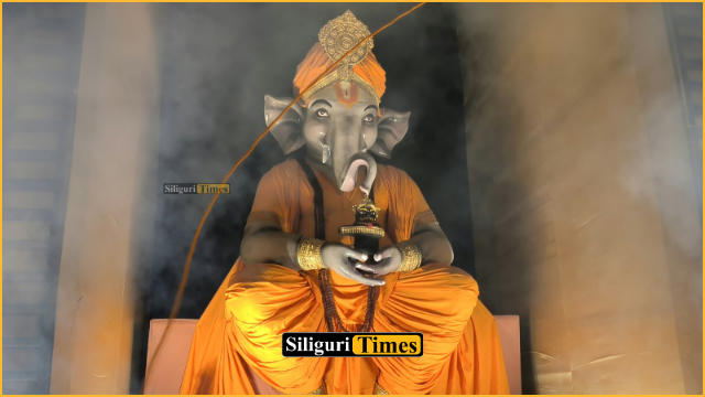 सिलीगुड़ी में ‘तपस्वी रूप’ में गणपति, विप्लवी संघ की अनोखी थीम बनी आकर्षण का केंद्र