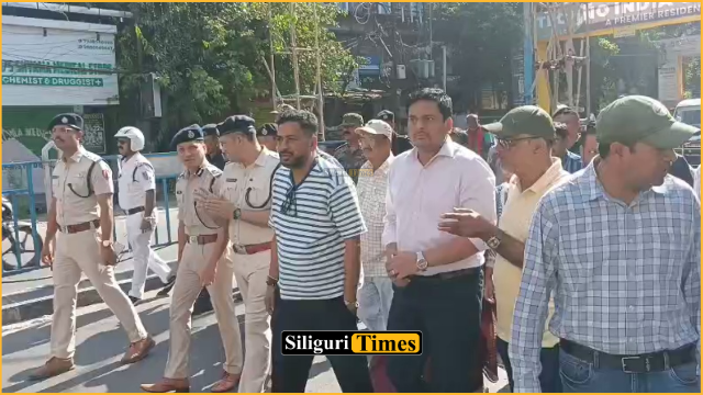 दुर्गा पूजा के बाद व्यवस्थाओं का जायजा लेने सड़कों पर उतरे मंत्री शंकर घोष, गेट हटाने और विसर्जन की खामियों पर जताई चिंता