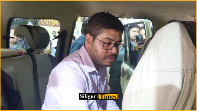 गाजलडोबा की तीस्ता नहर में हाथी ने जमकर की अठखेलियां, लोगों ने कैमरे में कैद किया नजारा
